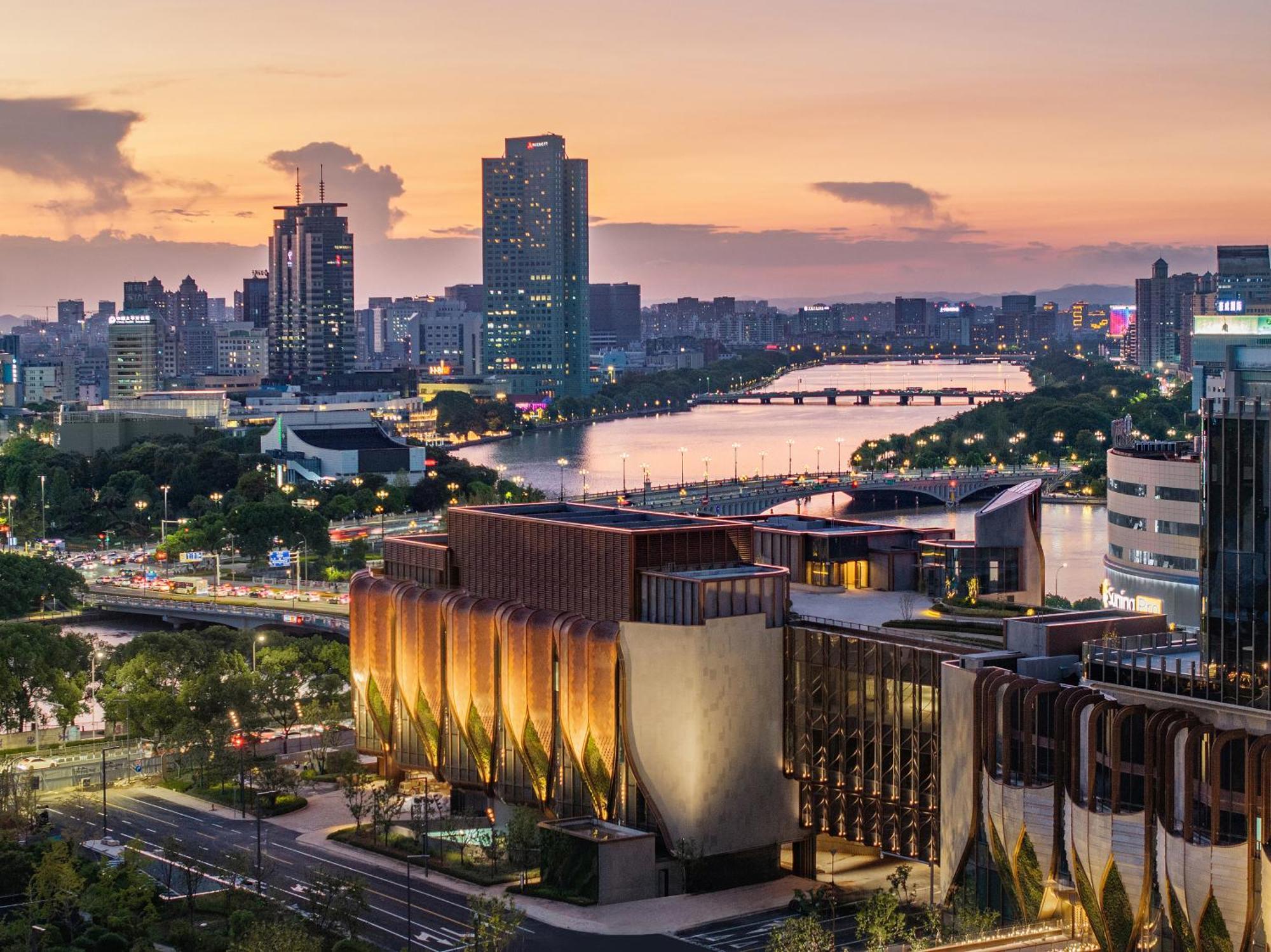 Shangri-La Ningbo - The Three Rivers Intersection Hotel Exterior photo